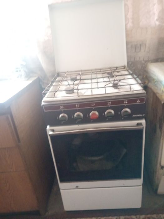 Продам газавую плиту