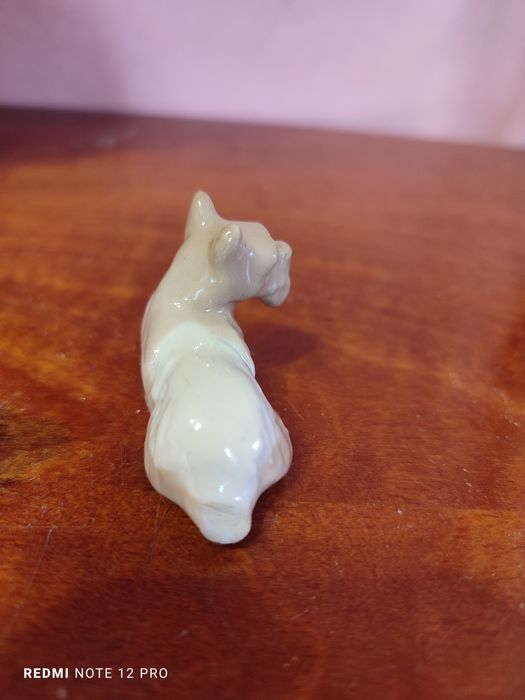 Статуэтка. Антикварная.