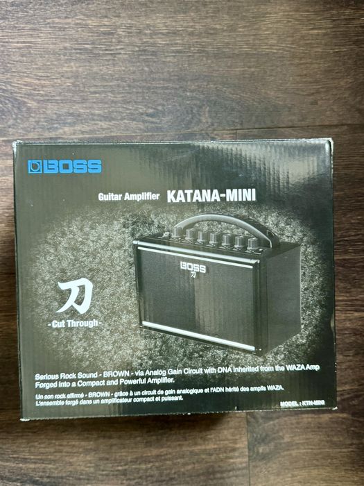 Amplificator chitară Boss Katana Mini – ca nou, cu cutie