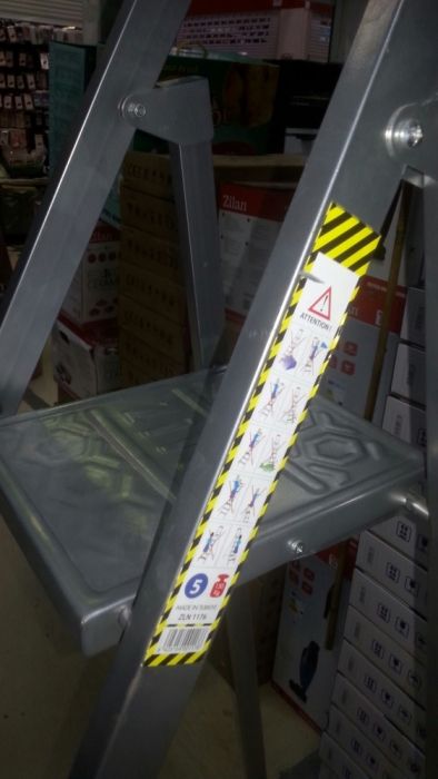 Scara metalica 7 trepte plus 1. 150 kg. Diverse marimi. Noua!