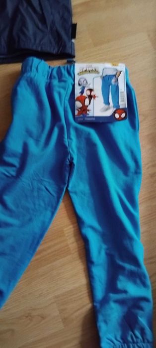 Lot geaca+ 2 pantaloni baieti 4/6 ani ,cu eticheta