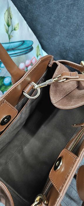Poșetă Guess ,suede
