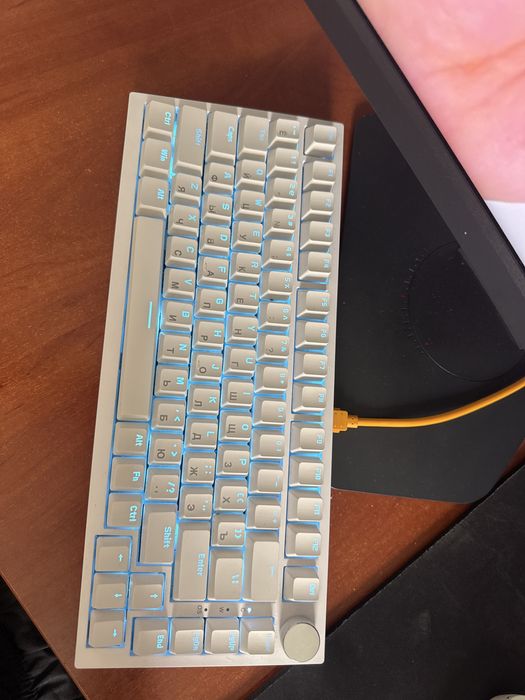 Продам клавитуру Ajazz