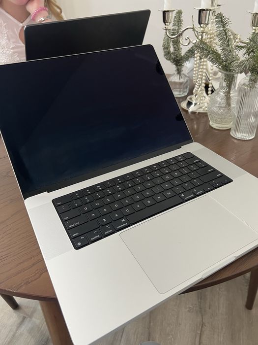 Macbook Pro 16 M3 Pro 18/512