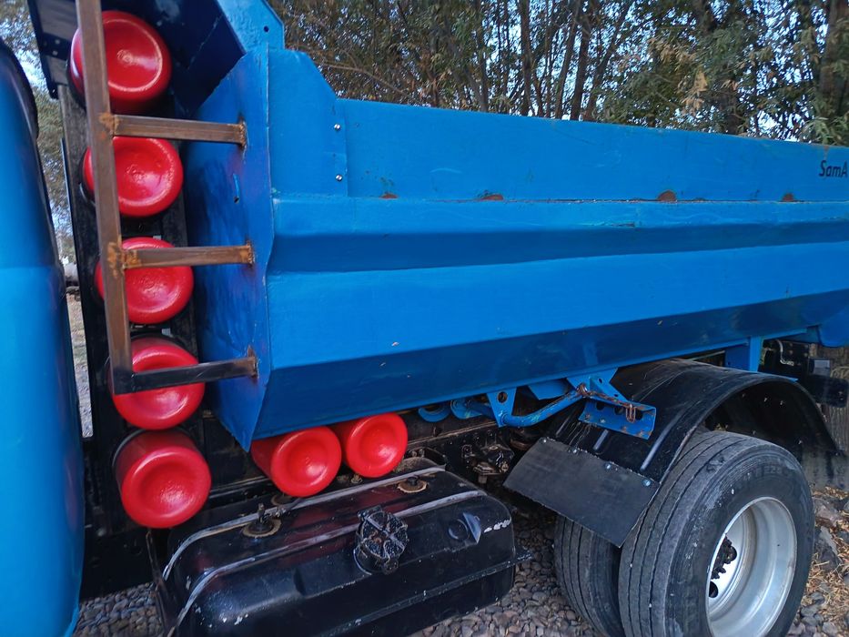 Zil 130 Maskoviskiy kuzuf srochniy sotiladi