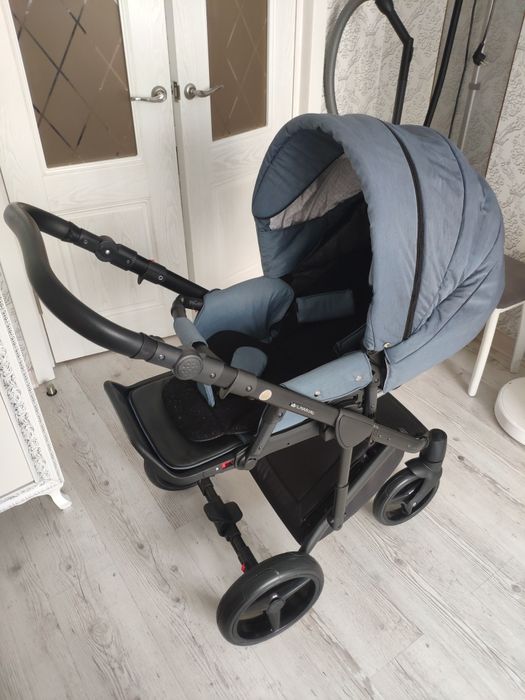 Продам коляску Adamex Chantal 2 в 1