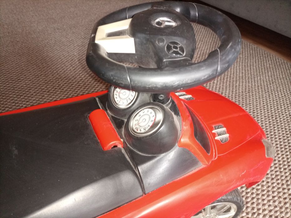 Машинка толокар в отличном состоянии