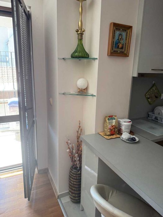 Дава се под наем Двустаен апартамент в Варна, Базар Левски - 65 кв.м за 510 € - Снимка #1