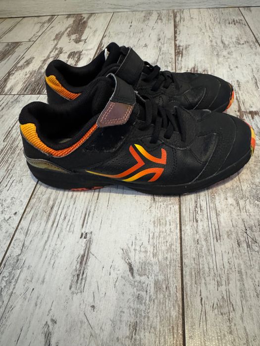 Дрехи и маратонки - размер 140/146