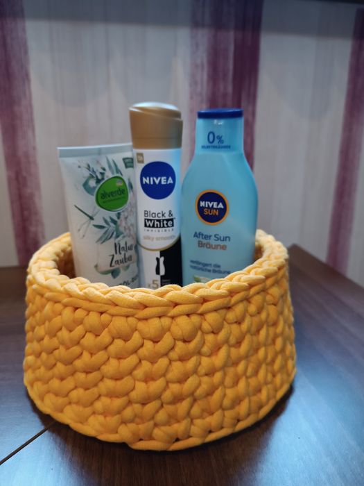 Ръчно плетен панер