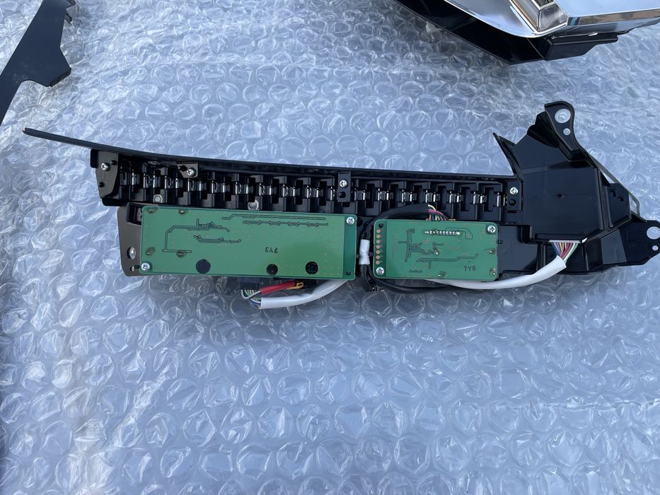 Оригинал линзы с поворотником RX350
