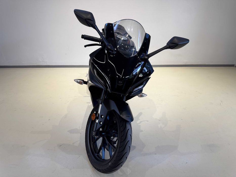 Motocicleta Yamaha YZF R125
