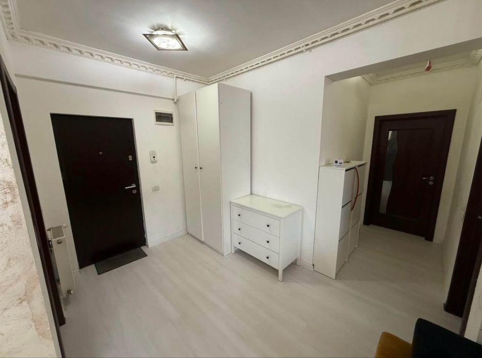Vand apartament 2 camere dobroesti