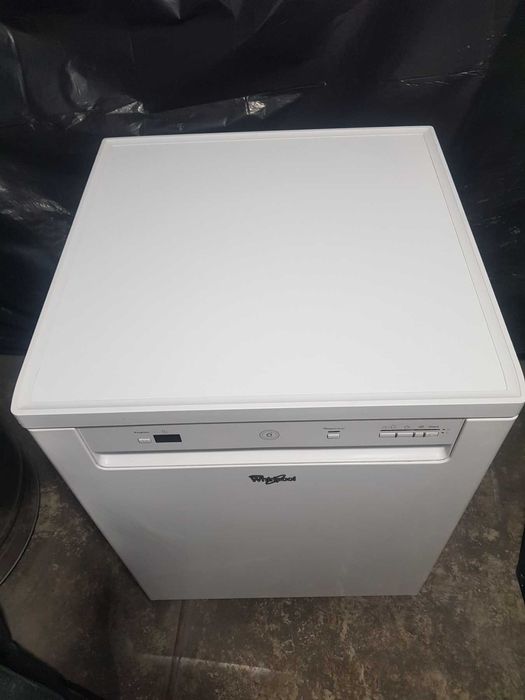 Голяма съдомиялна Whirlpool за 12 комплекта