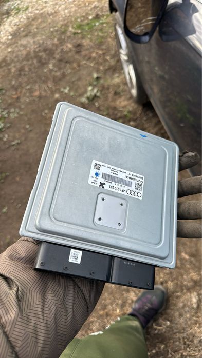 Компютър ECU двигател Audi A6 3.0TFSI CAJA continental c6 4f ауди еку