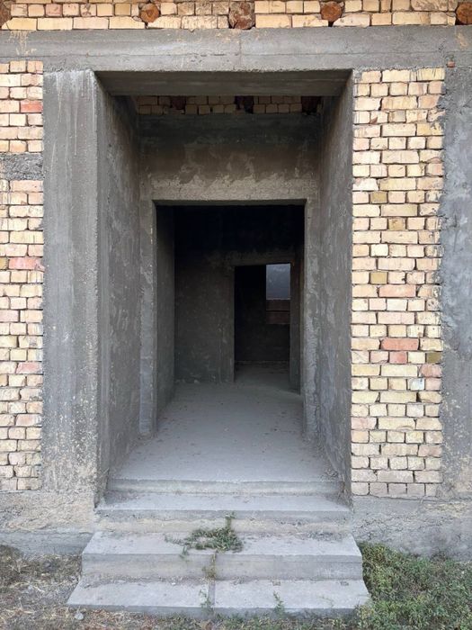 Продается участок 3-сотки, с Коробкой! ЯнгиХаёт, махалля Байнал-Минал!