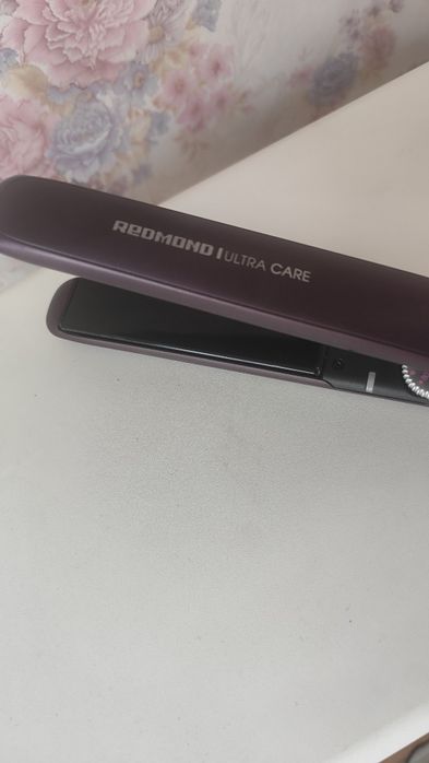 Выпрямитель для волос Redmond