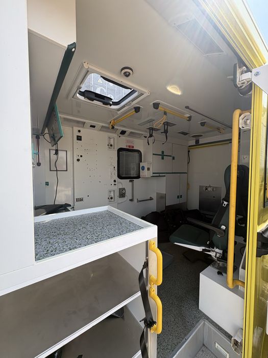 Dezmebrez sprinter ambulanta