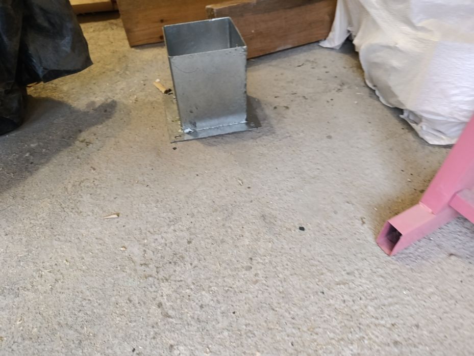 Продавам 2бр дървени конзоли за Навес ,Простир ,Кладенци