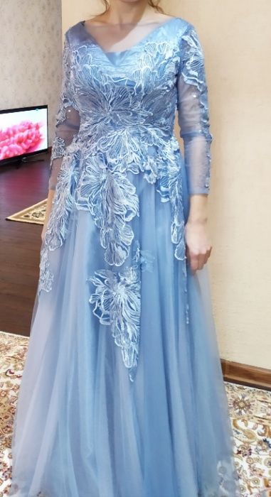 Продам вечернее платье 42-44