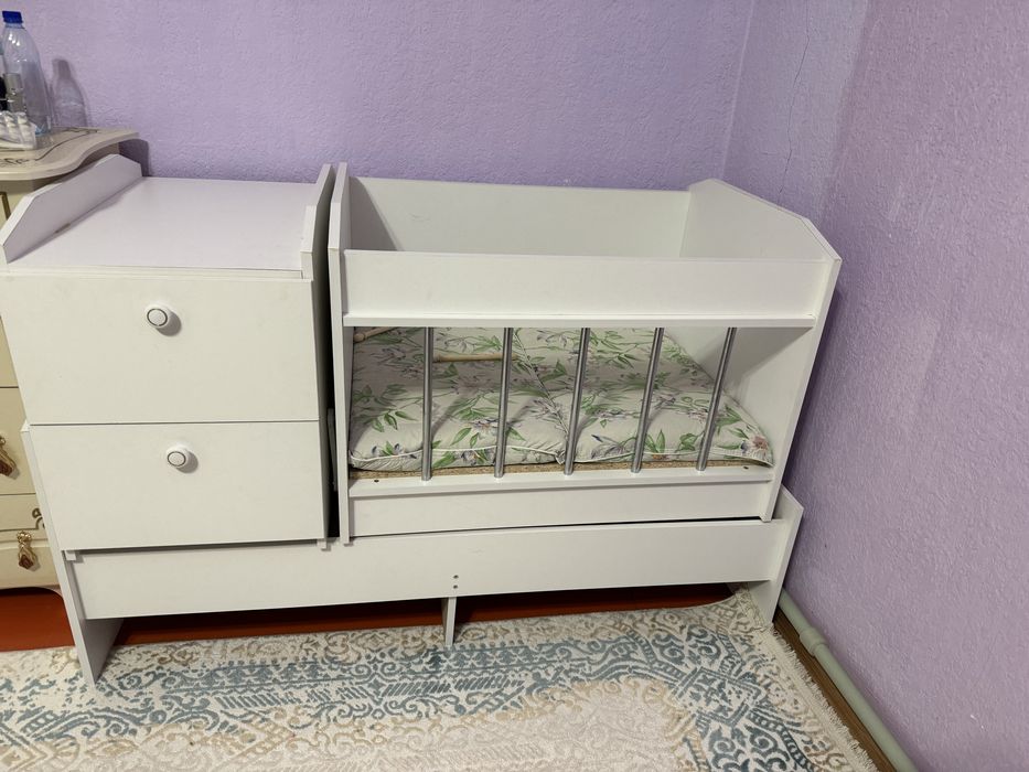 Детская кровать новая с комодом
