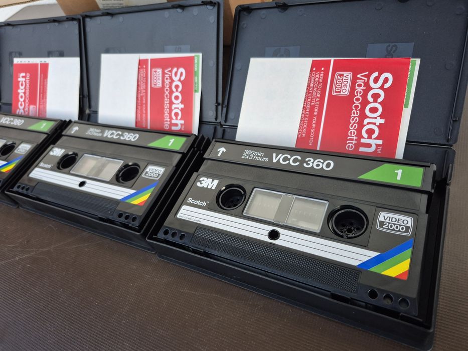 Vând 8 casete video 2000 VCC Scotch ,360 minute 2×3h,ca Noi Nefolosite