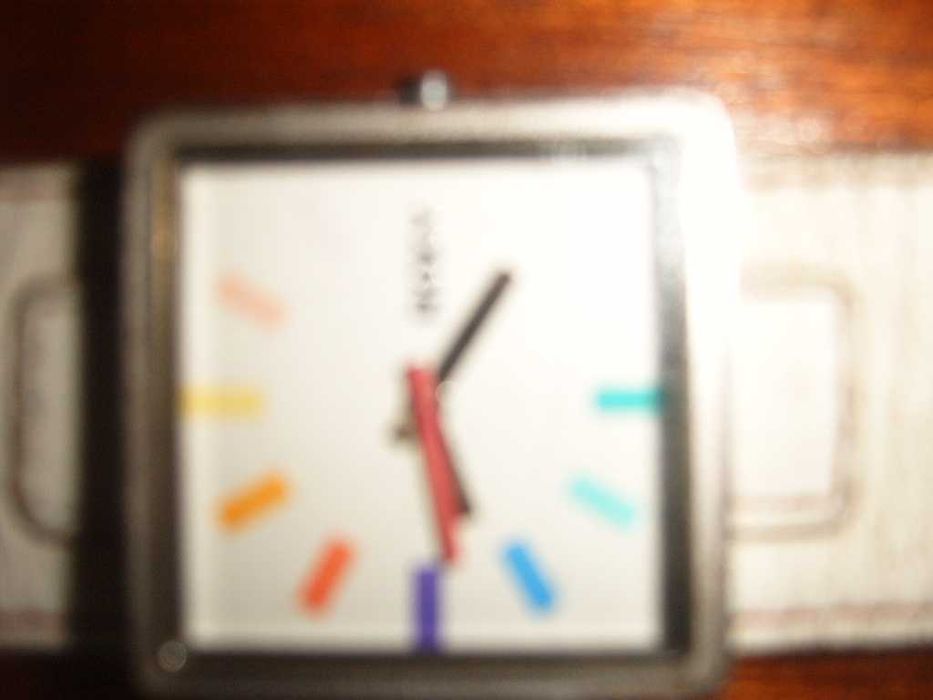 Водоустойчив дамски часовник "Roxy"