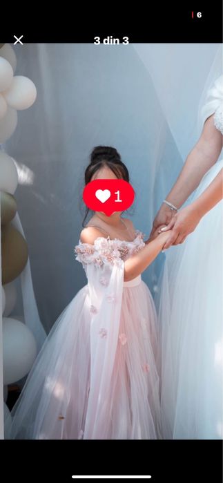 Vand rochița pentru fetițe pentru varsta de 4-5 ani!