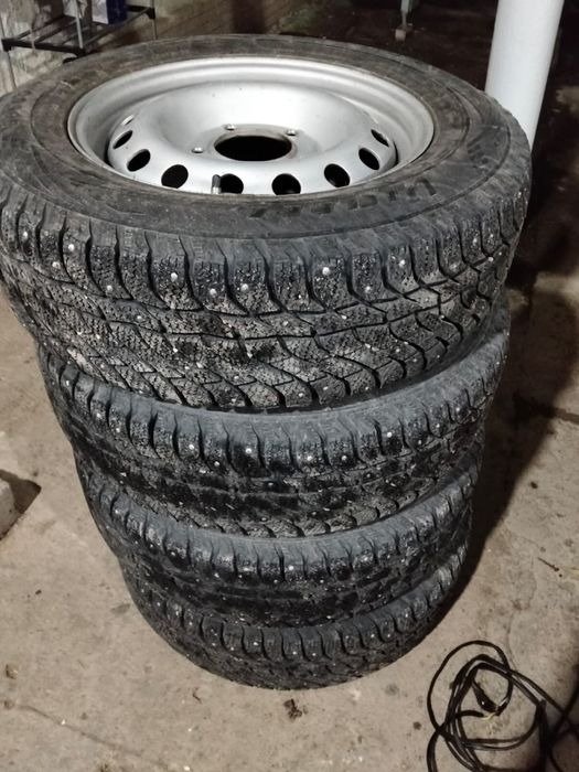 Шины нива шипы ..