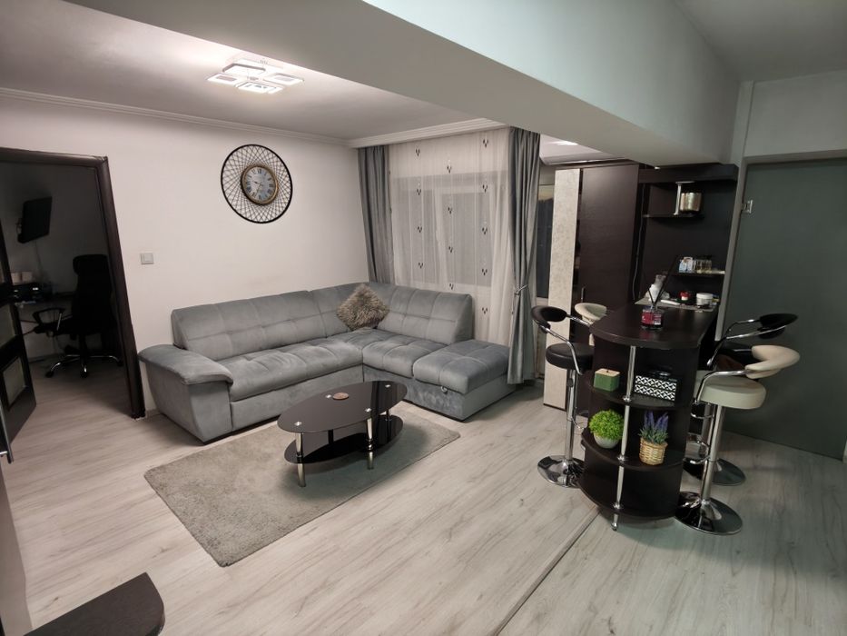 Apartament 2 camere Semidecomandat, Winmarkt