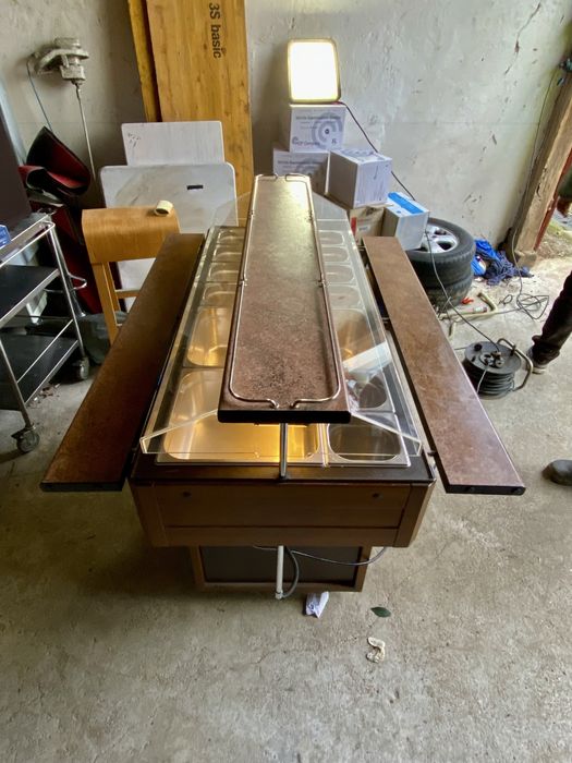 Vitrină frigorifică tip bufet / insulă autoservire – Enofrigo (Italia)