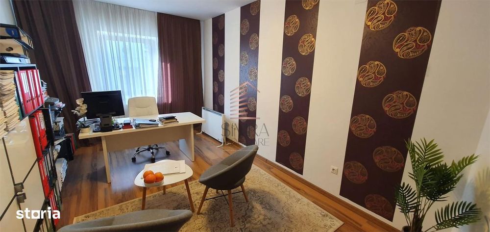 Casa ultracentrala curte comuna