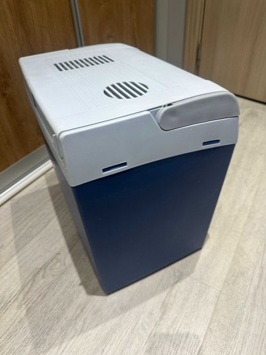 Хладилнa чанта Ezetil - , 26л, 12V-220V студено