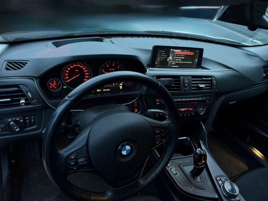 Dezmembrez seria3 F30/F31 /Plansa bord/ Casetă/Volan stanga