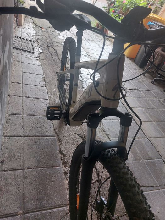 Vând bicicleta cu motor
