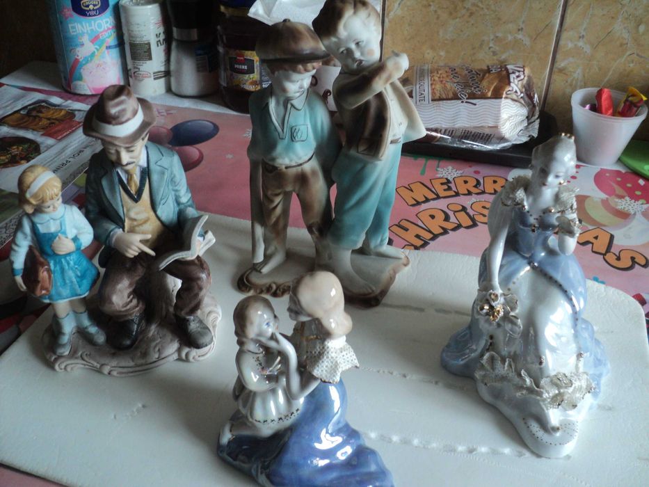 Glob pamantesc iluminat si veioza/ceas/telefon/ morisca si bibelouri