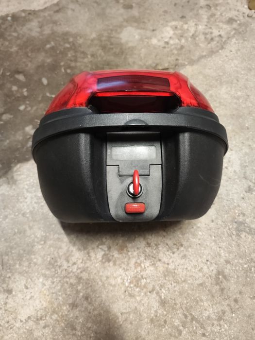 Top case Givi  30 L stare bună motocicleta scuter