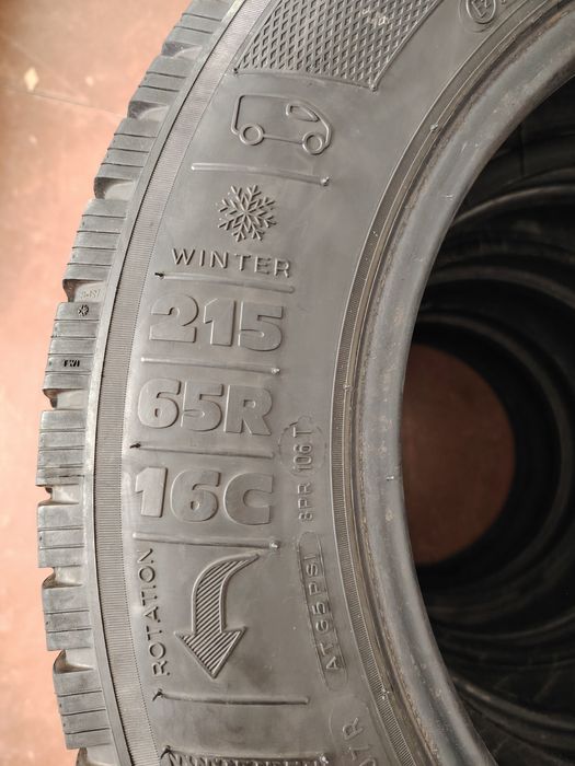Шыны 215 65 R16 C зимняя made in Romania 4 штук.