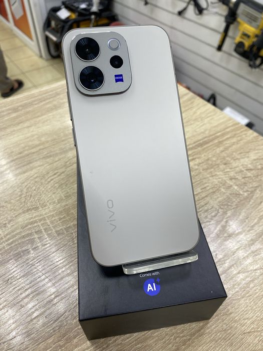 Vivo V70 256Gb (Ос14Б)