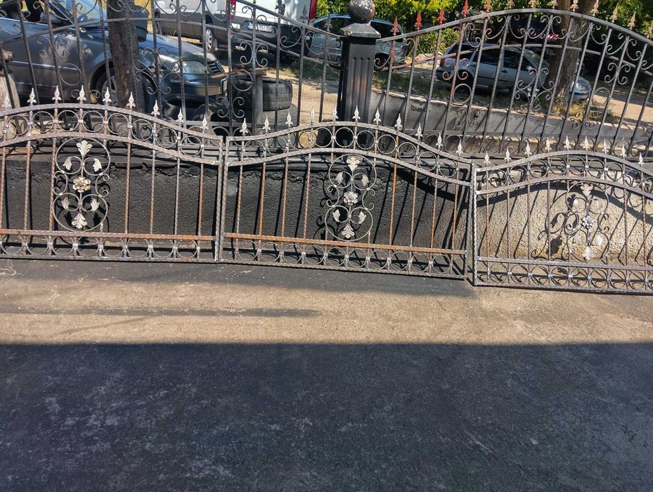 Ковано желязо огради парапети врати