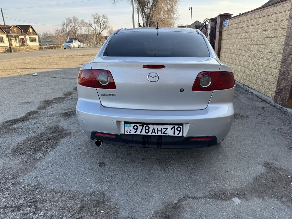 Мазда 3  2005года
