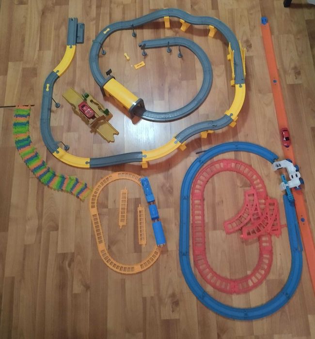 Jucarii, lego, trenuri si masini