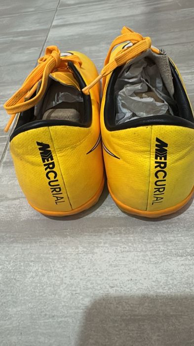 Футболни обувки.