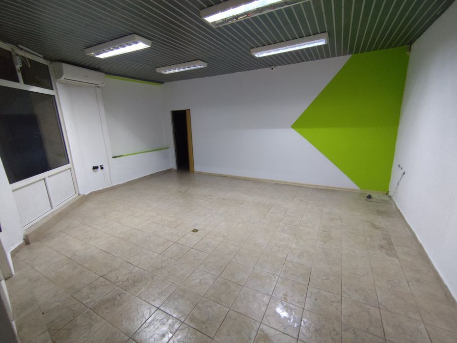 Търговско помещение под наем – Център, Силистра – 51 кв.м