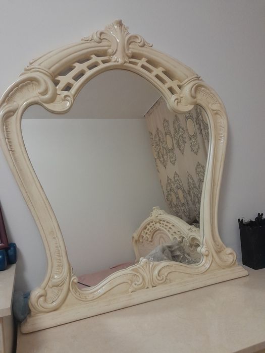 Зеркало настенное. Кровать 2сп.Матрас. Россия