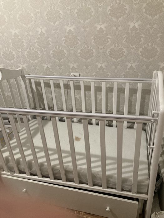 Детская кровать белая