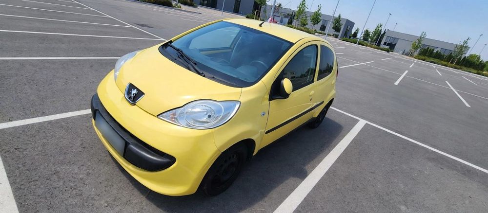 Vând Peugeot 107