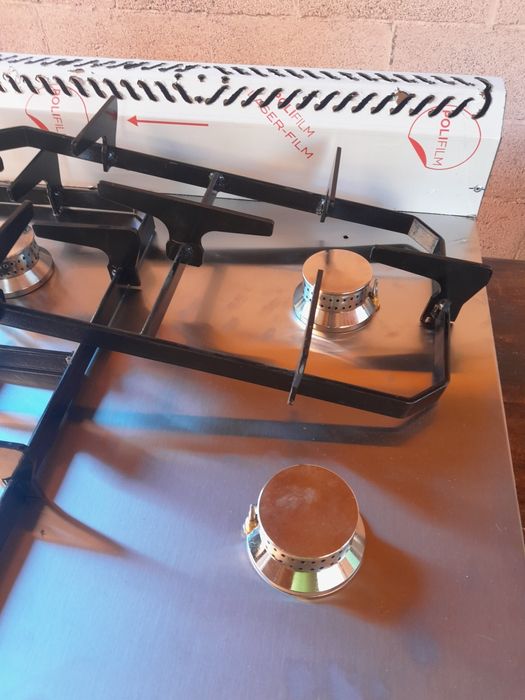 Професионален газов котлон 4-ка,с защита на газта СЕ