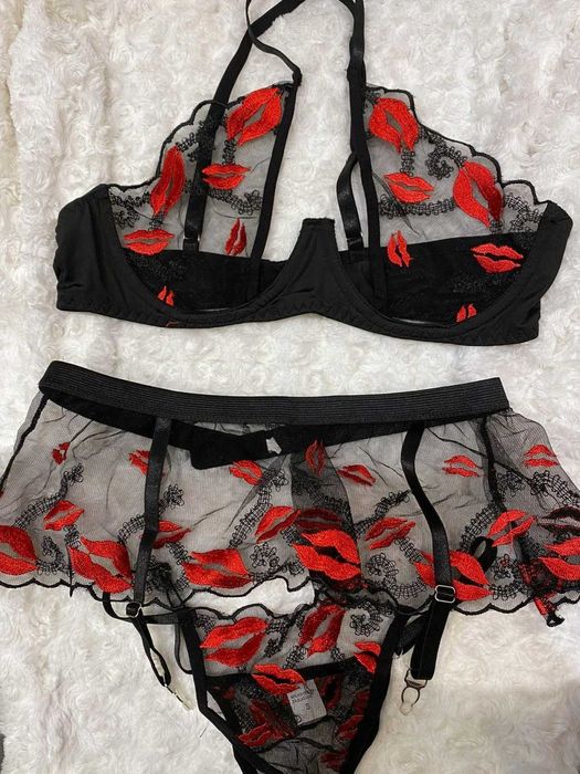 Set lenjerie sexy underwire lips