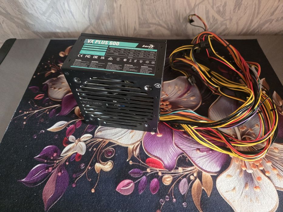 Продам блок питание на 600w